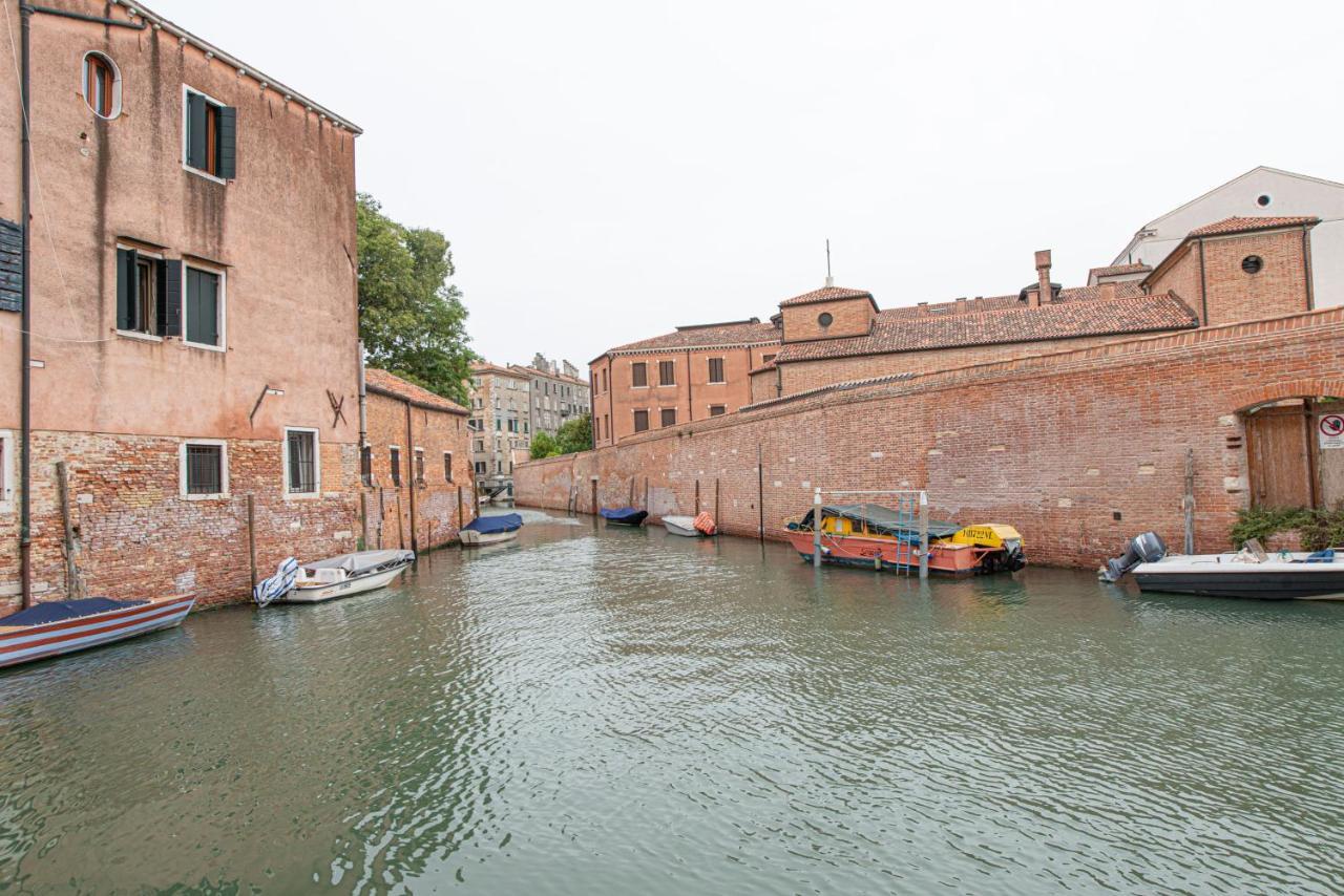 Ca' Leoncino - Venice Canal Front Apartment Exterior photo