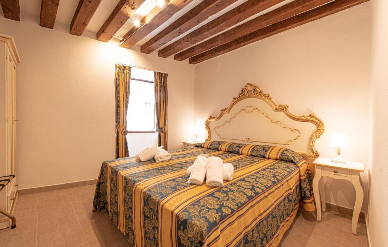 Ca' Leoncino - Venice Canal Front Apartment Exterior photo