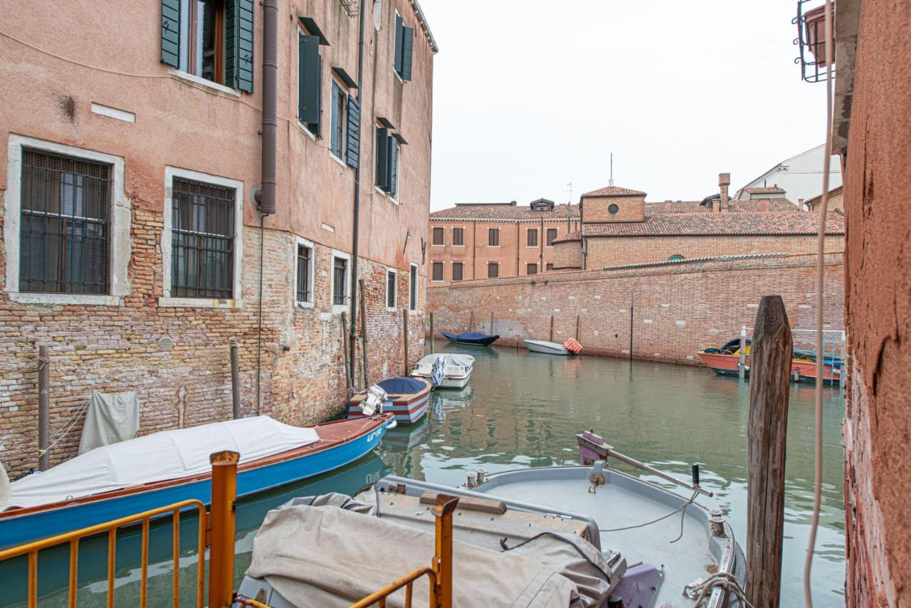 Ca' Leoncino - Venice Canal Front Apartment Exterior photo