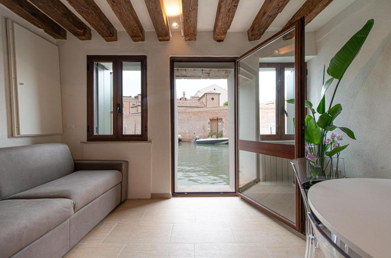 Ca' Leoncino - Venice Canal Front Apartment Exterior photo